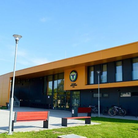 Sport Centrum Apartman Pápa Exterior foto